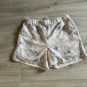 Lululemon Flat Front Relaxed Short 4.5”